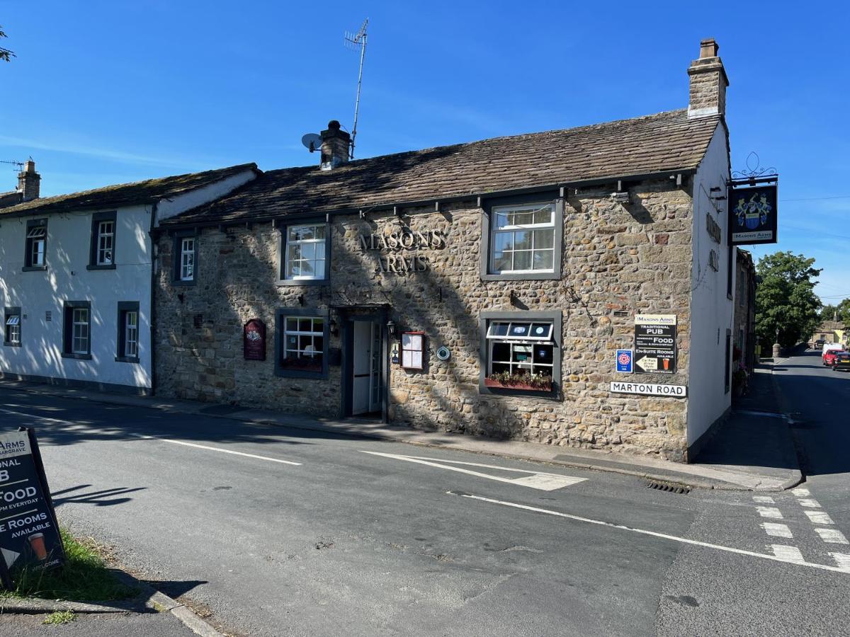 Masons Arms Hotel Gargrave Exterior photo