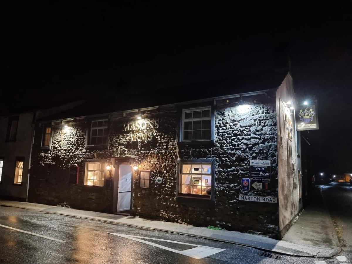 Masons Arms Hotel Gargrave Exterior photo